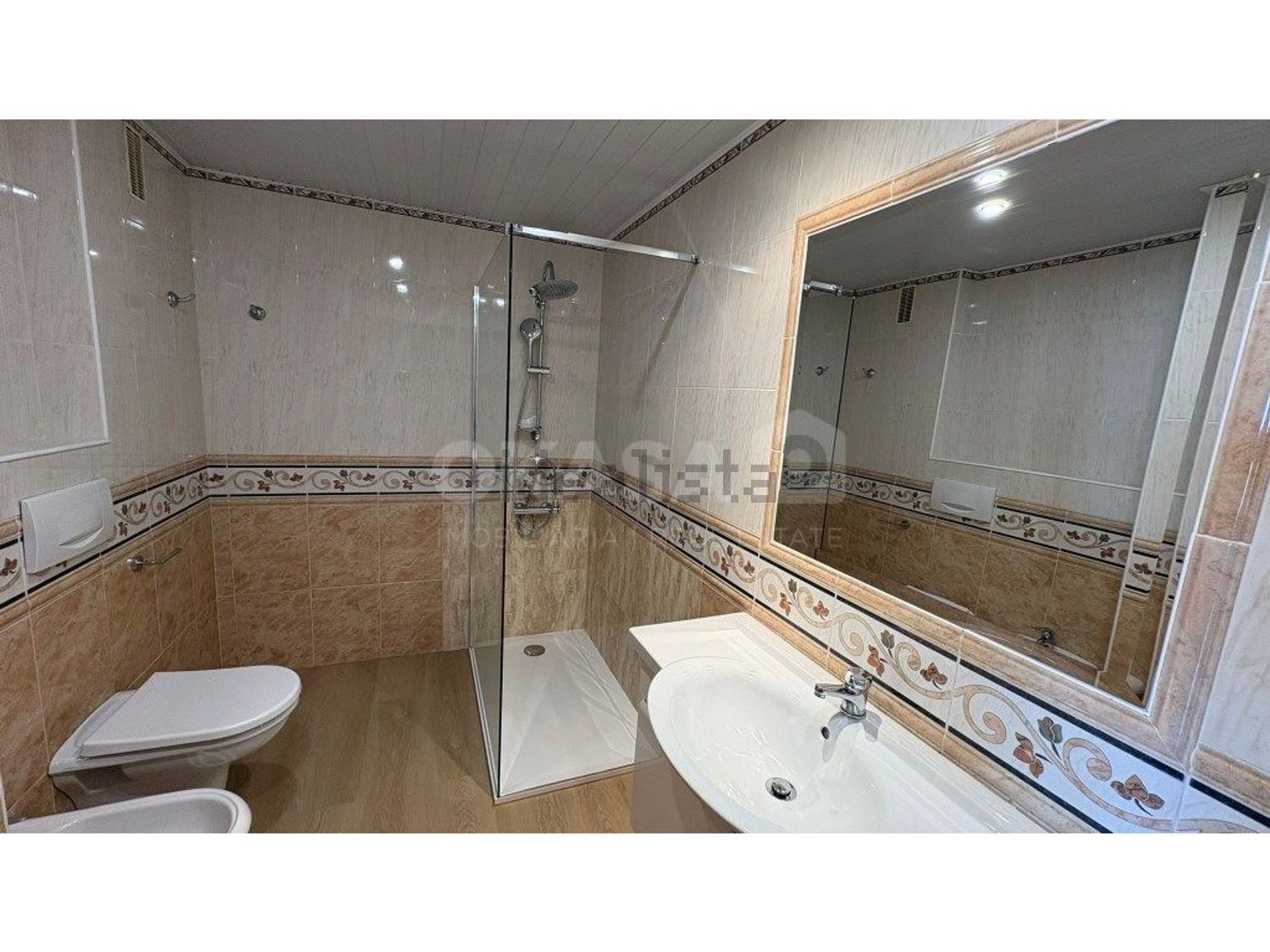 出租公寓 t3在Praceta Carlos da Costa Frescata, 10 - 卫生间