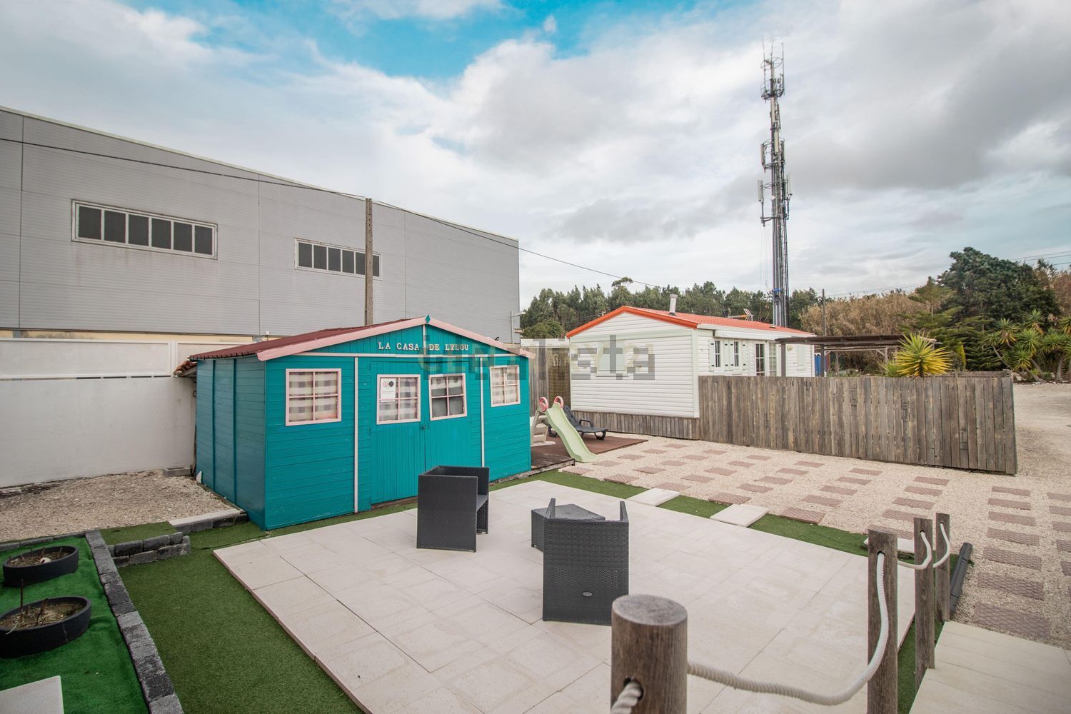 小楼房或独栋别墅出售在Estrada Santa Luzia, 100 - 外立面