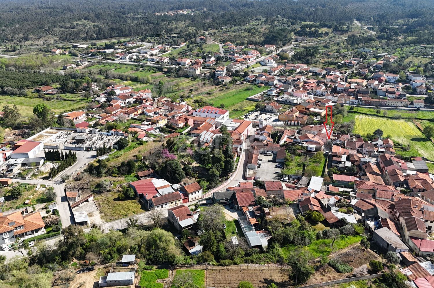 小楼房或独栋别墅出售在Rua Baixo, 11 - 详情