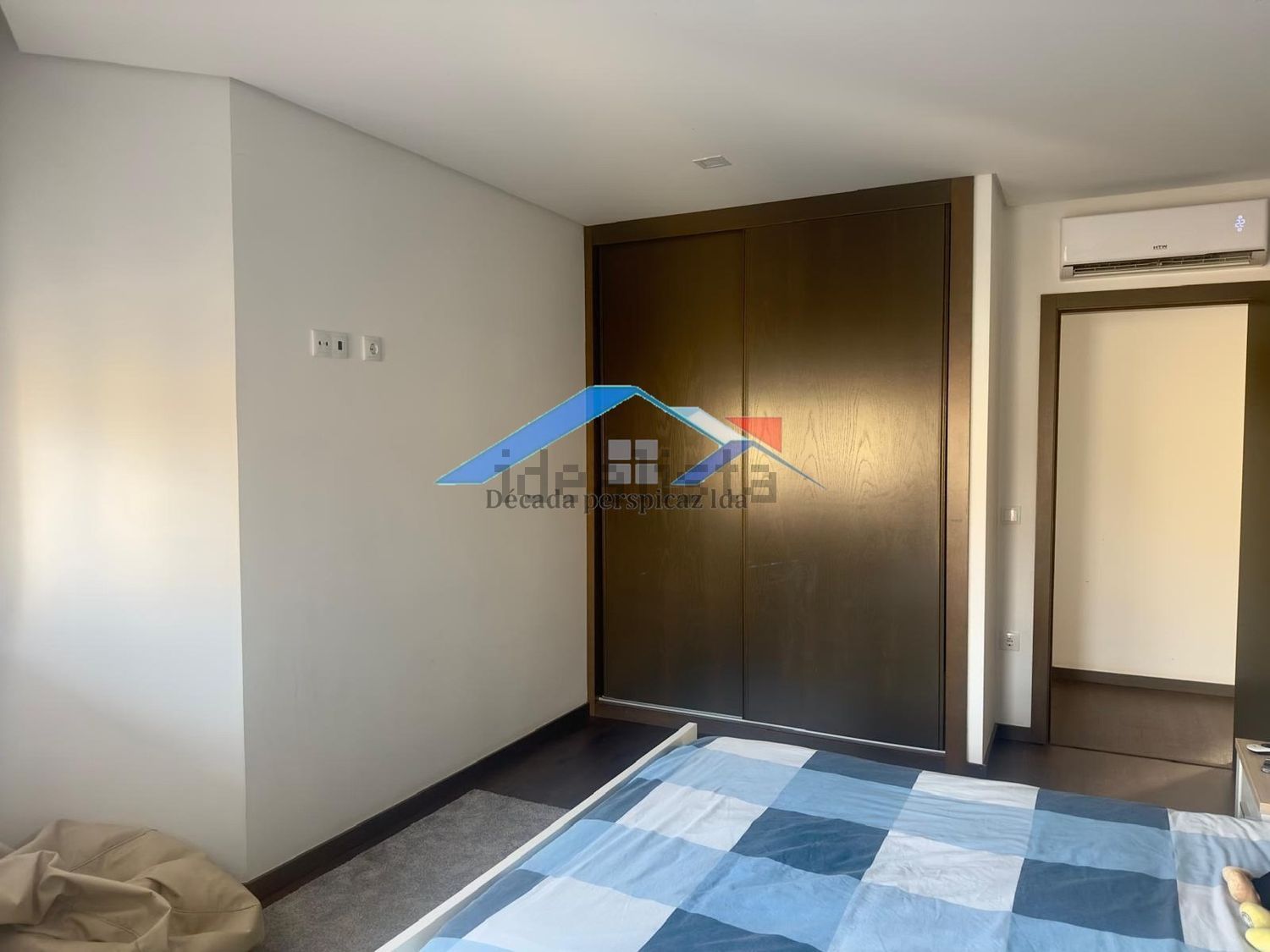 小楼房或独栋别墅出售在Arrifana - 照片