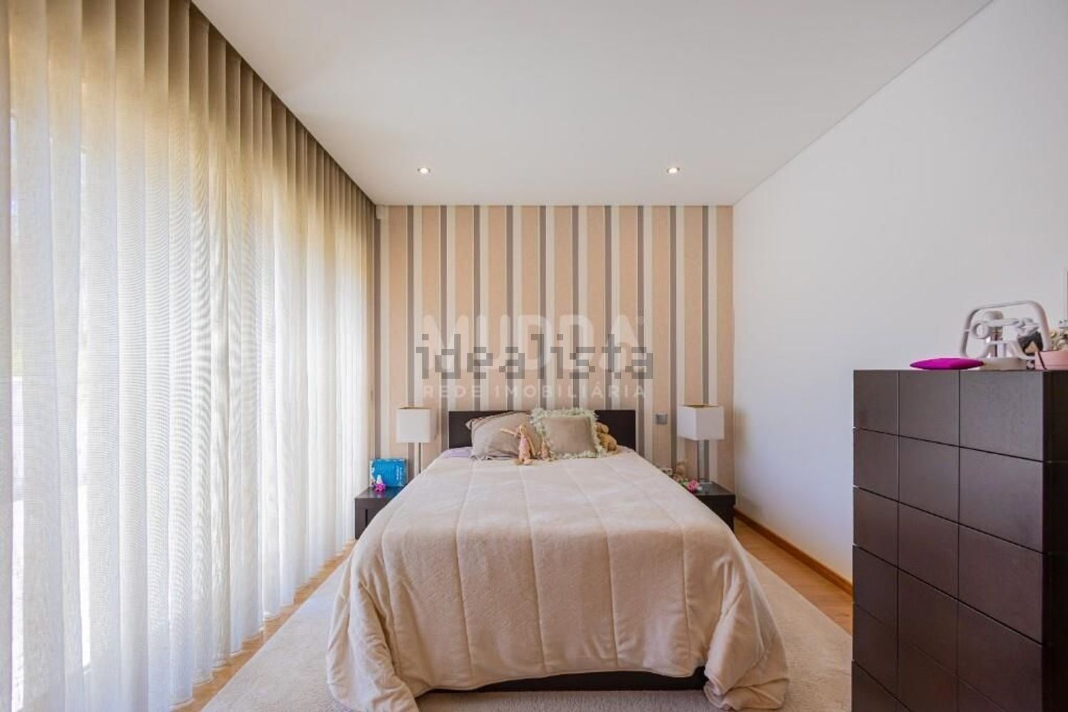小楼房或独栋别墅出售在Rua do Vale dos Pinheiros s/n - 卧室