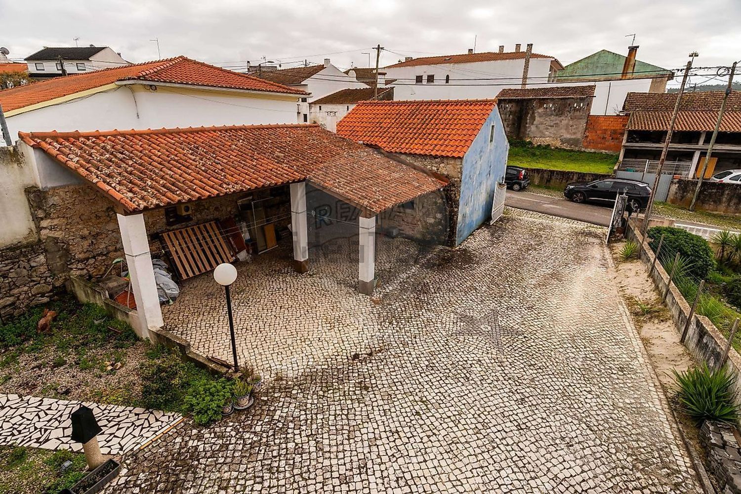 小楼房或独栋别墅出售在Rua dos Castanheiros - 外立面