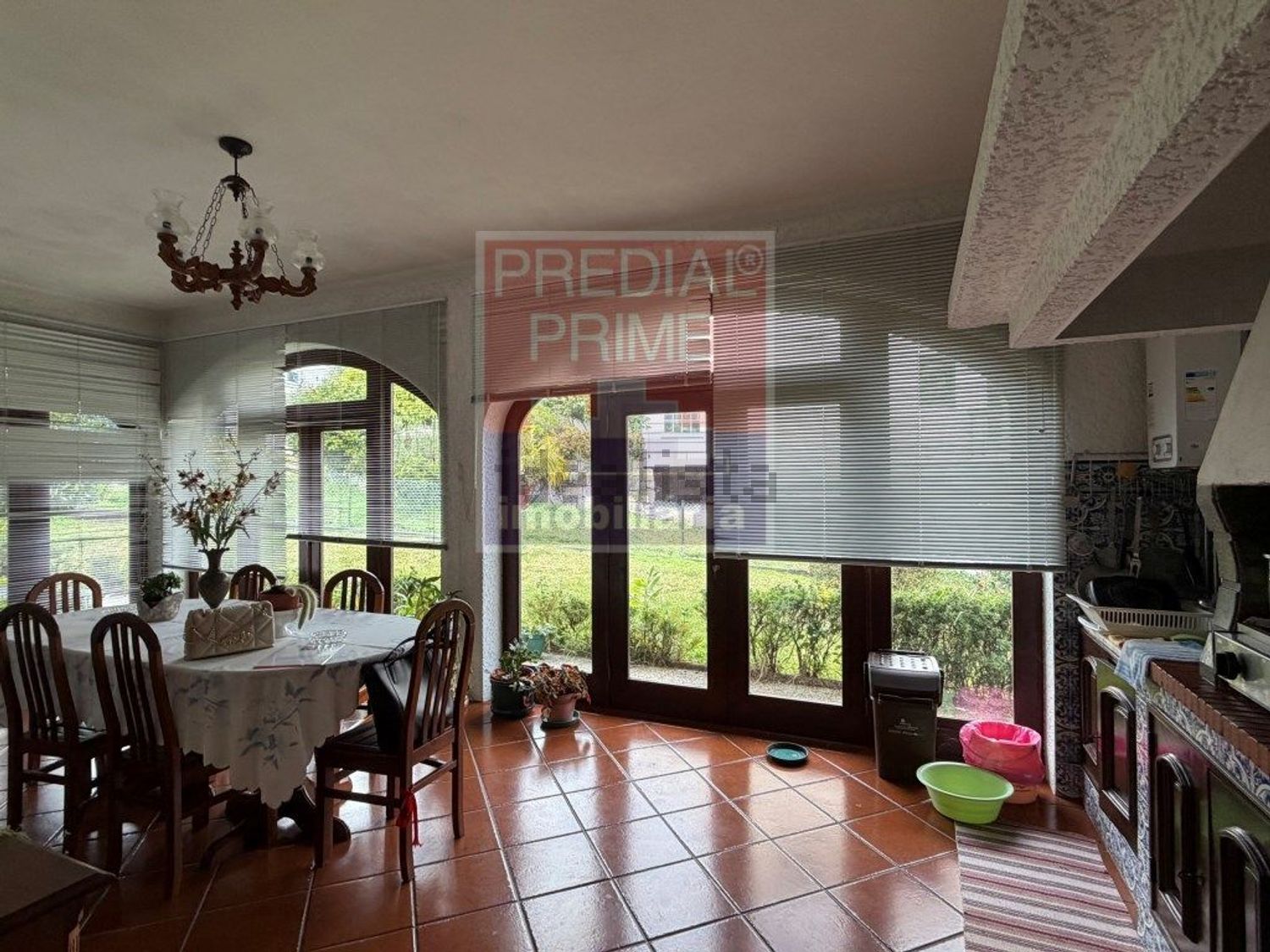 小楼房或独栋别墅出售在Rua Amândio Pereira Lucas - 客厅