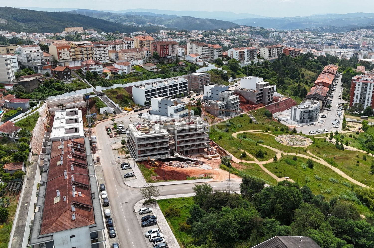公寓 t2出售在Rua Lourenço Chaves de Almeida, 29 - 详情