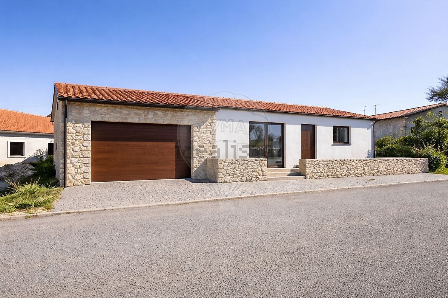 小楼房或独栋别墅出售在Rua das Eiras - 外立面