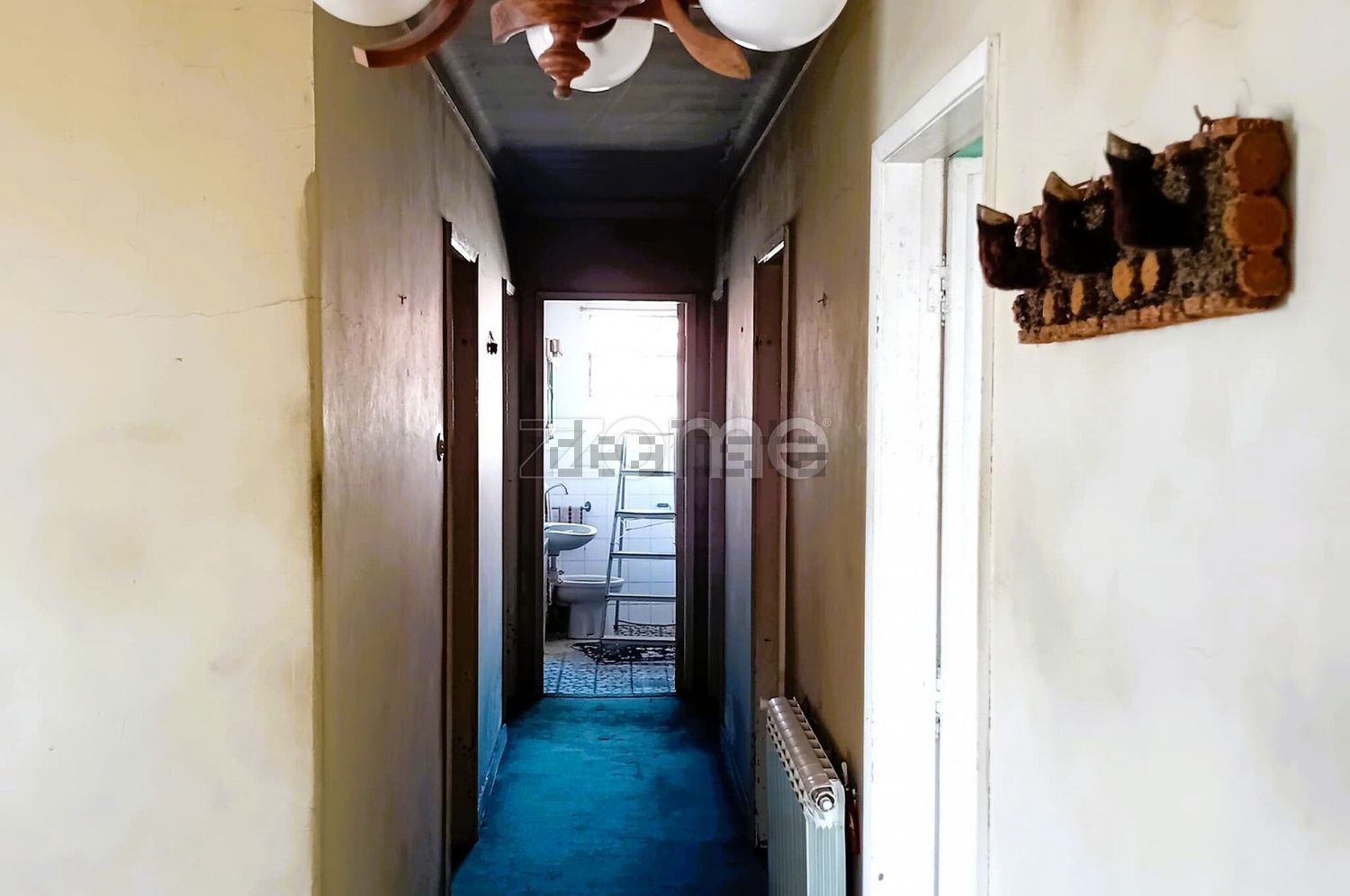 小楼房或独栋别墅出售在Rua do Casaínho, 786 - 过道