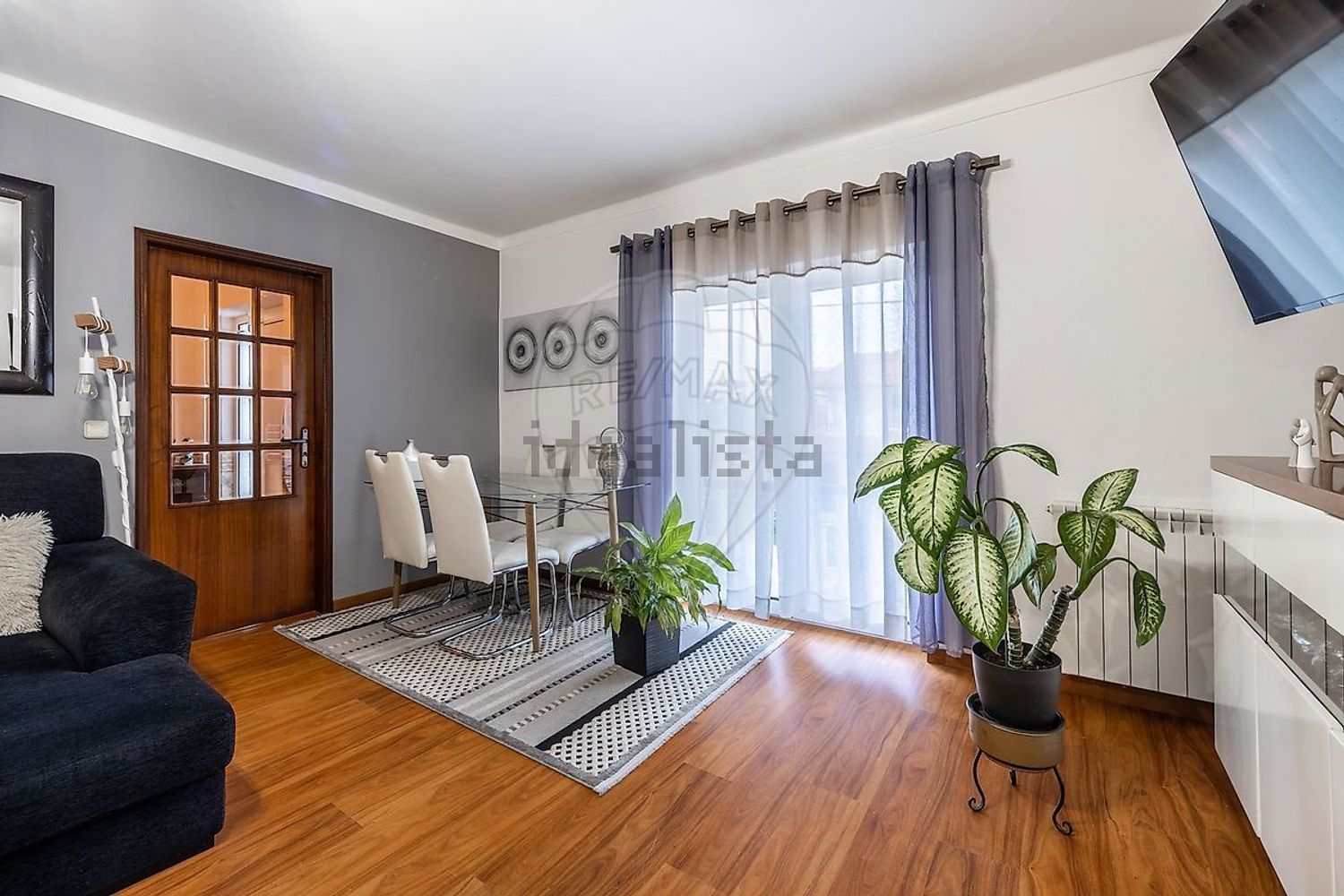 小楼房或独栋别墅出售在Rua Vale do Anzel - 客厅