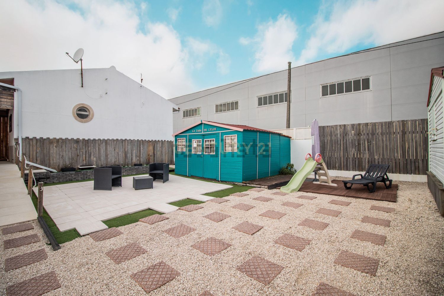 小楼房或独栋别墅出售在Estrada Santa Luzia, 100 - 外立面