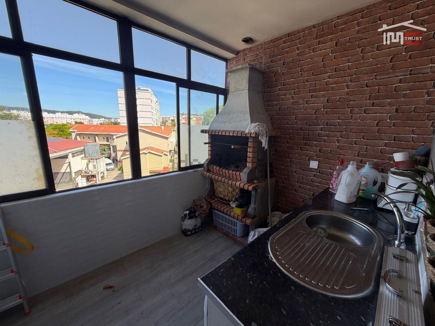 公寓 t4出售在Bairro da Conceição - Bairro Santo Nicolau - 阳台