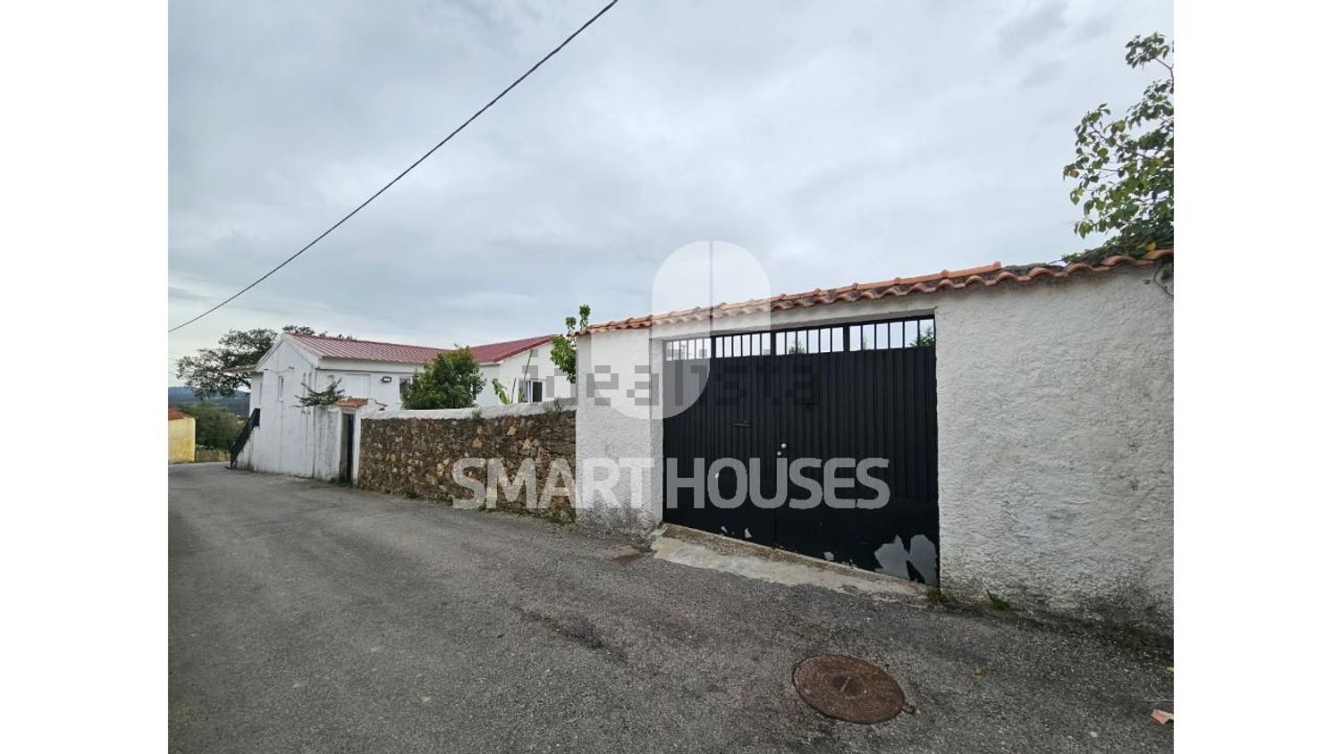 小楼房或独栋别墅出售在São Miguel de Poiares - 外立面