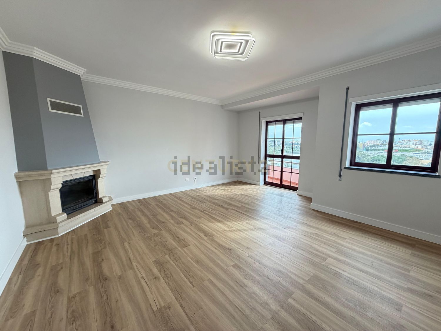 出租公寓 t3在Avenida Mestre Lima de Freitas, 25 - 居住