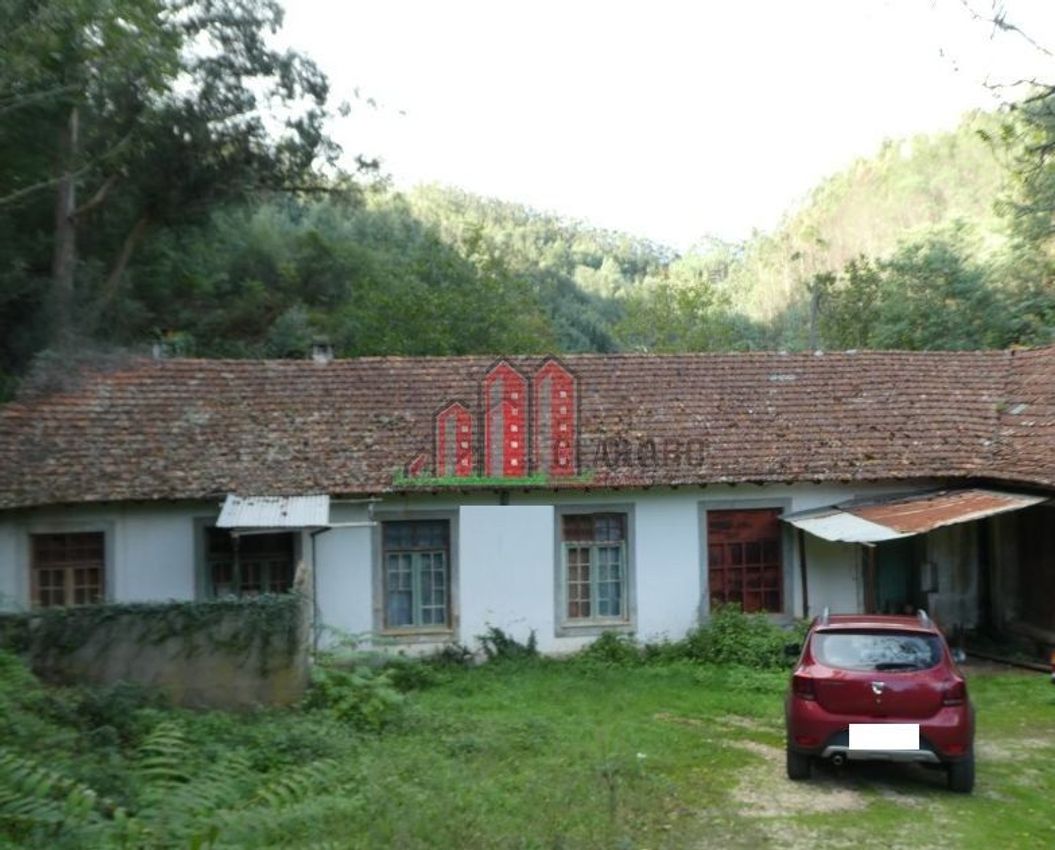 小镇楼房出售在Torres do Mondego