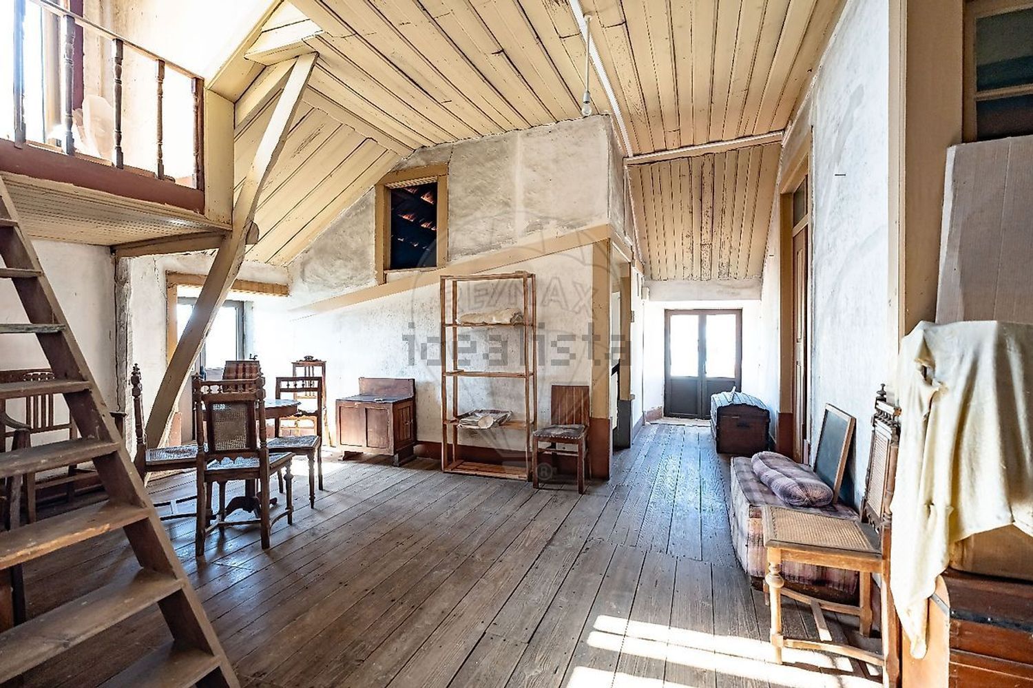 小楼房或独栋别墅出售在Avenida 5 de Outubro - 客厅