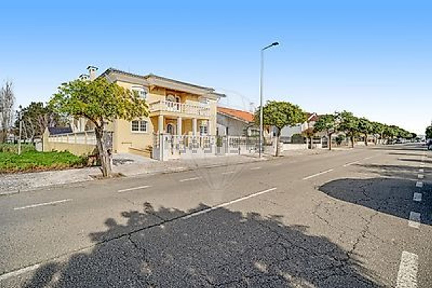 小楼房或独栋别墅出售在Avenida Mário Sacramento - 外立面