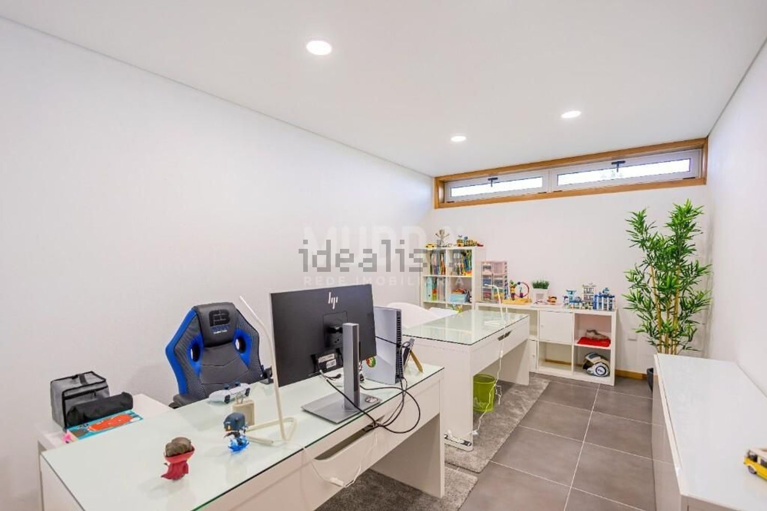 小楼房或独栋别墅出售在Rua do Vale dos Pinheiros s/n - 共同区域