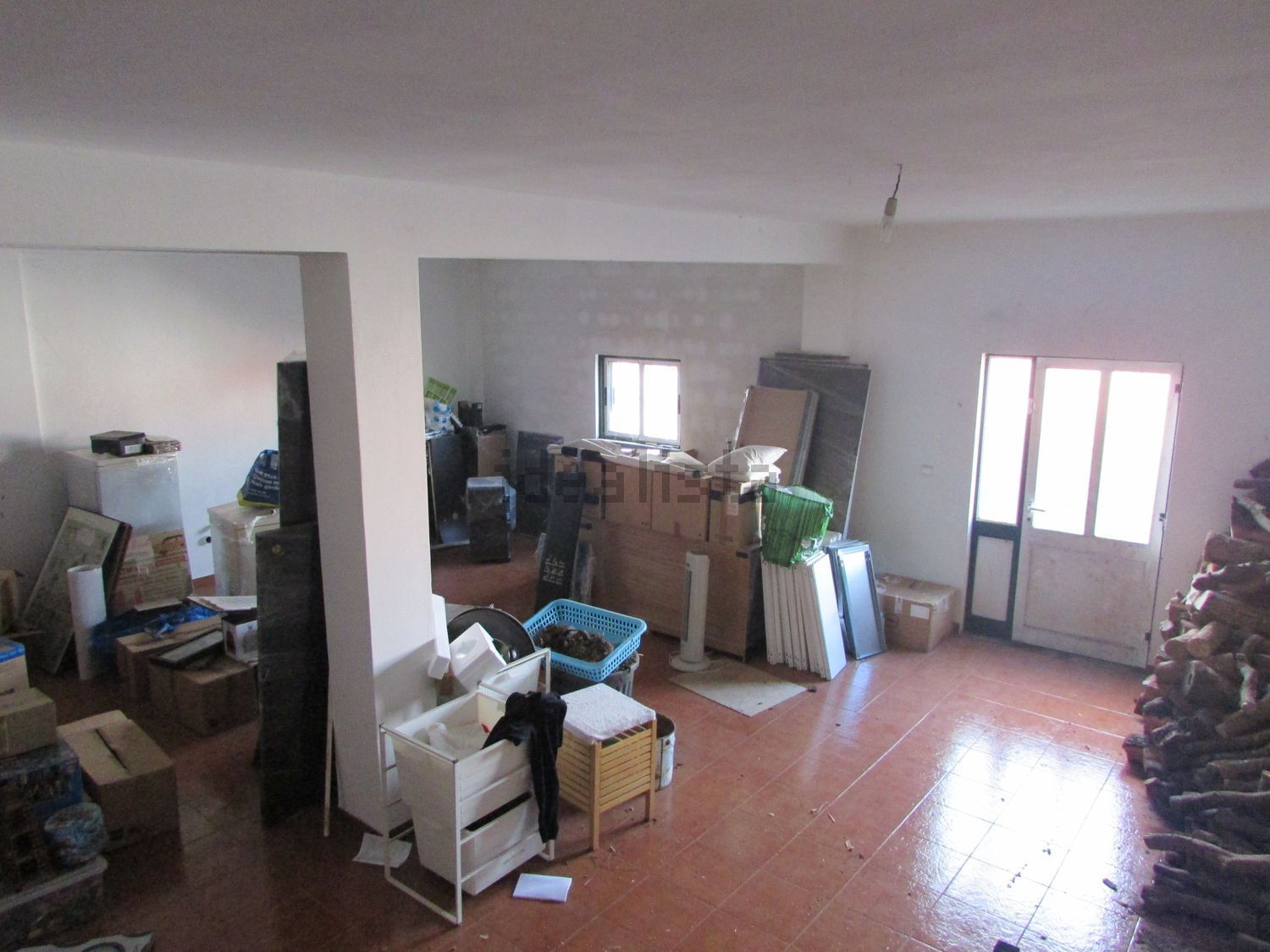 小楼房或独栋别墅出售在Rua Vila de Aguiar da Beira, 55 - 储藏室