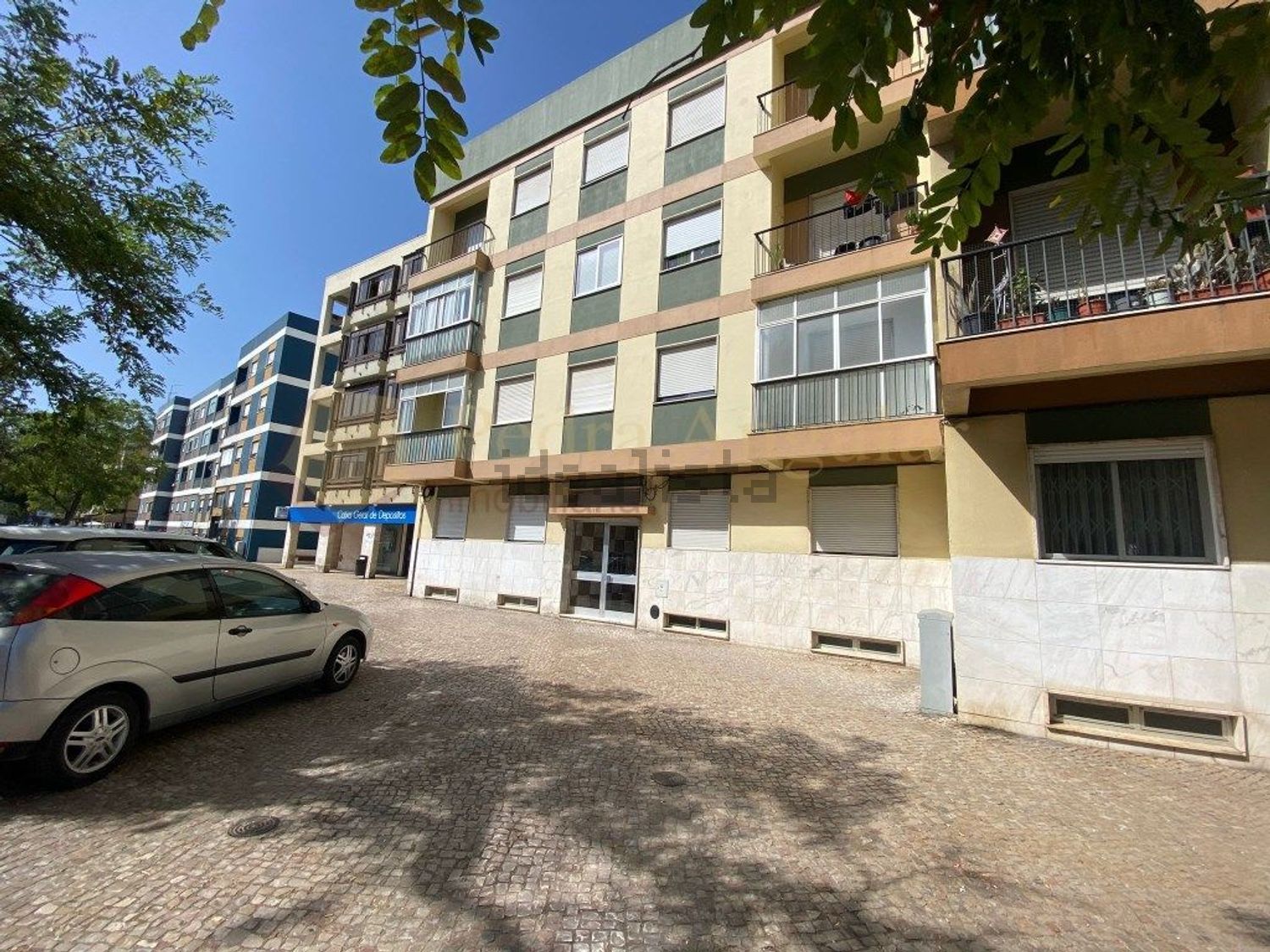 公寓 t3出售在Avenida Infante Dom Henrique, 17 - 外立面