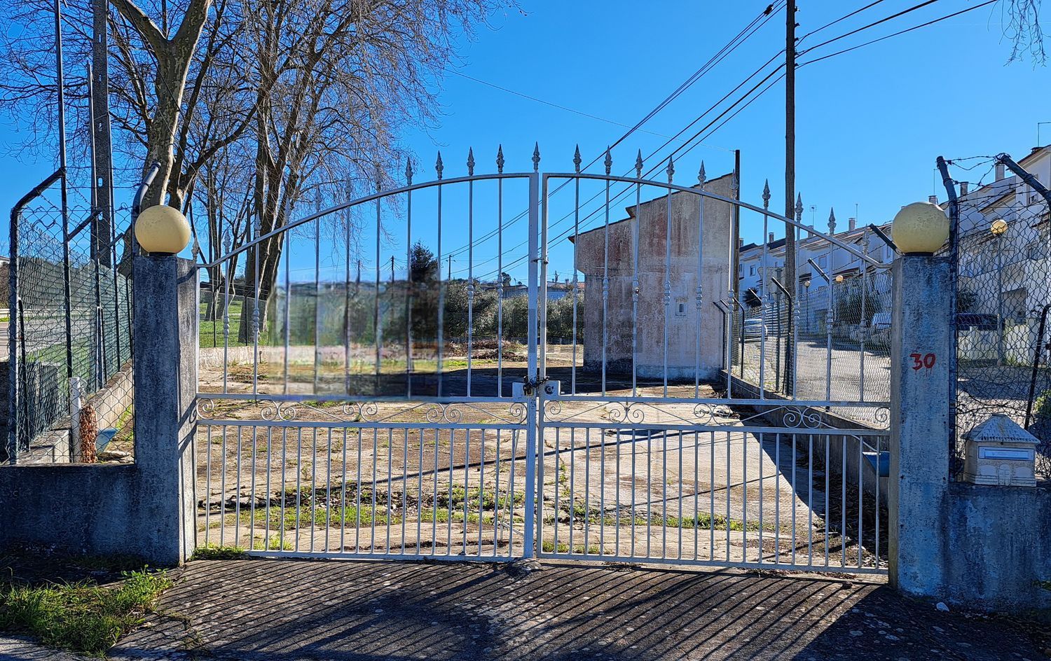 小楼房或独栋别墅出售在Rua de Leiria, 120 - 照片