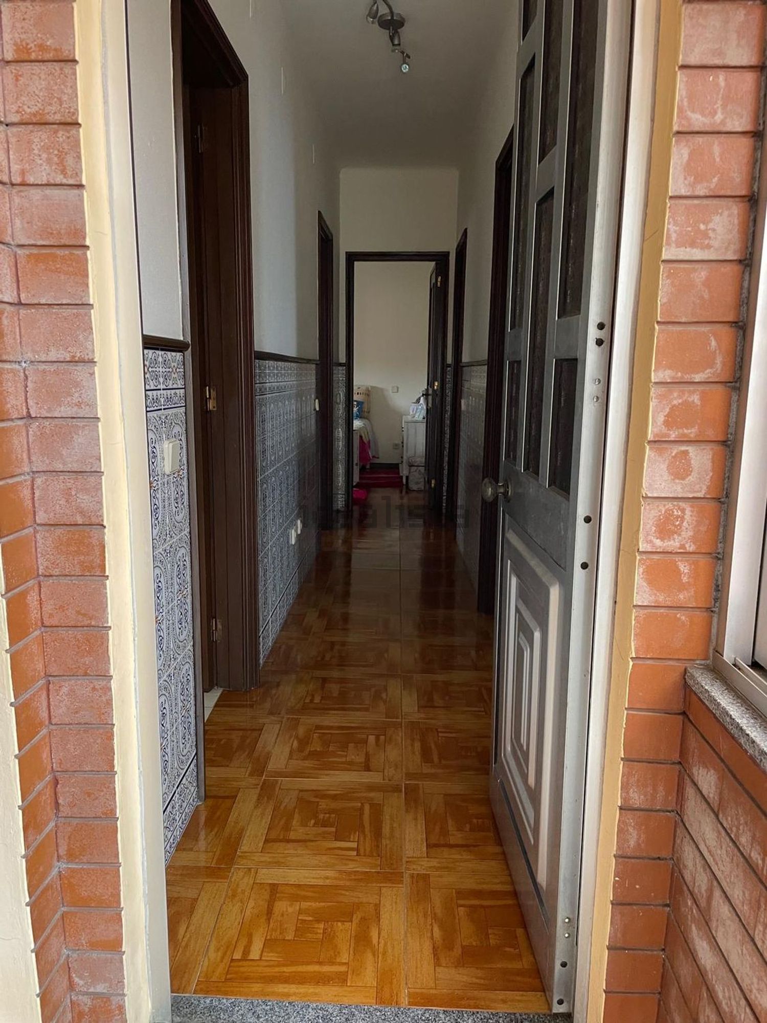 小楼房或独栋别墅出售在Rua dos Bombeiros Voluntários, 46 - 过道