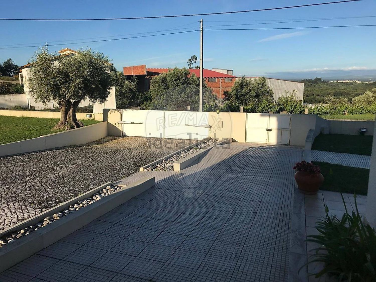 小楼房或独栋别墅出售在Rua Rossio - 阳台
