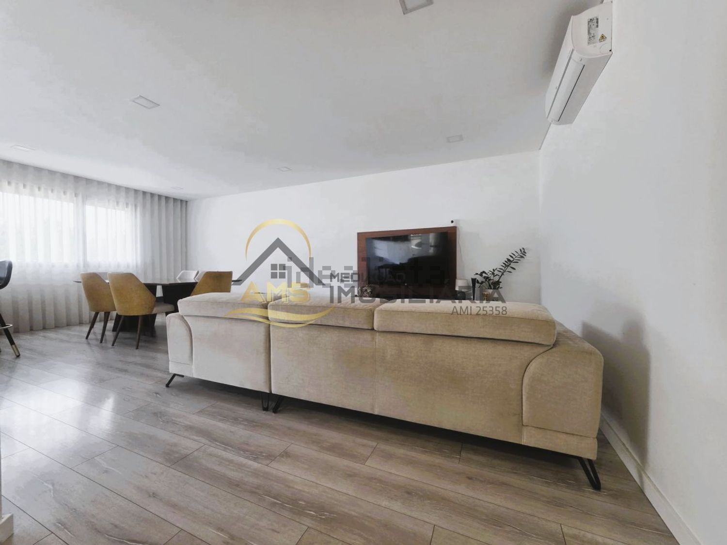 公寓 t3出售在Rua D - Urbanização Quinta do Barroso, 5 - 客厅