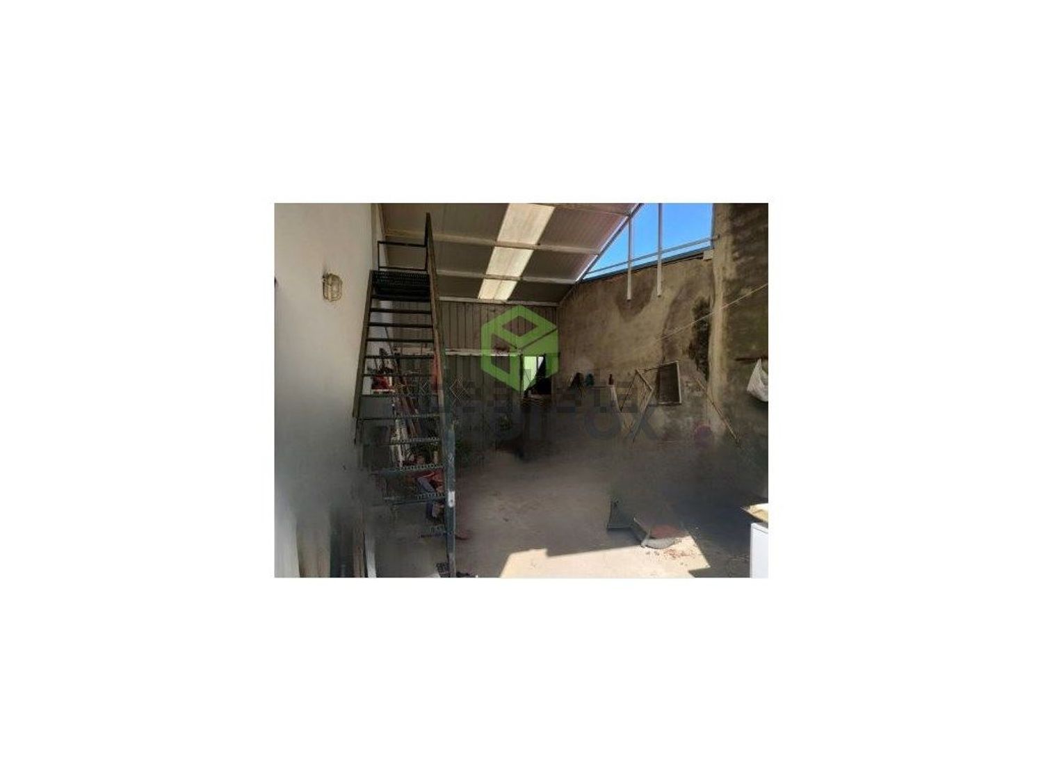小楼房或独栋别墅出售在Oliveira do Bairro - 外立面