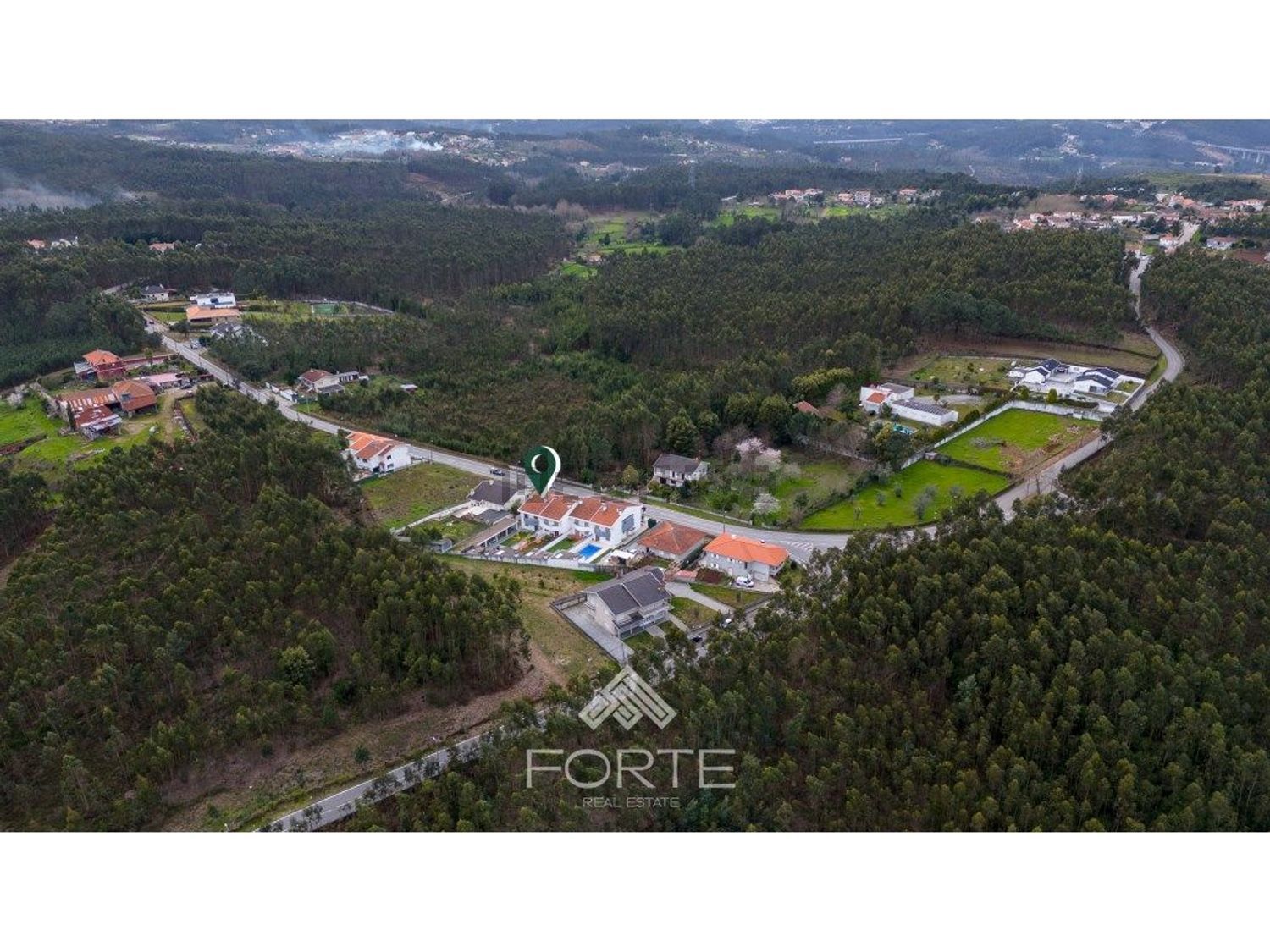 小楼房或独栋别墅出售在Rua Rio Douro - 视线