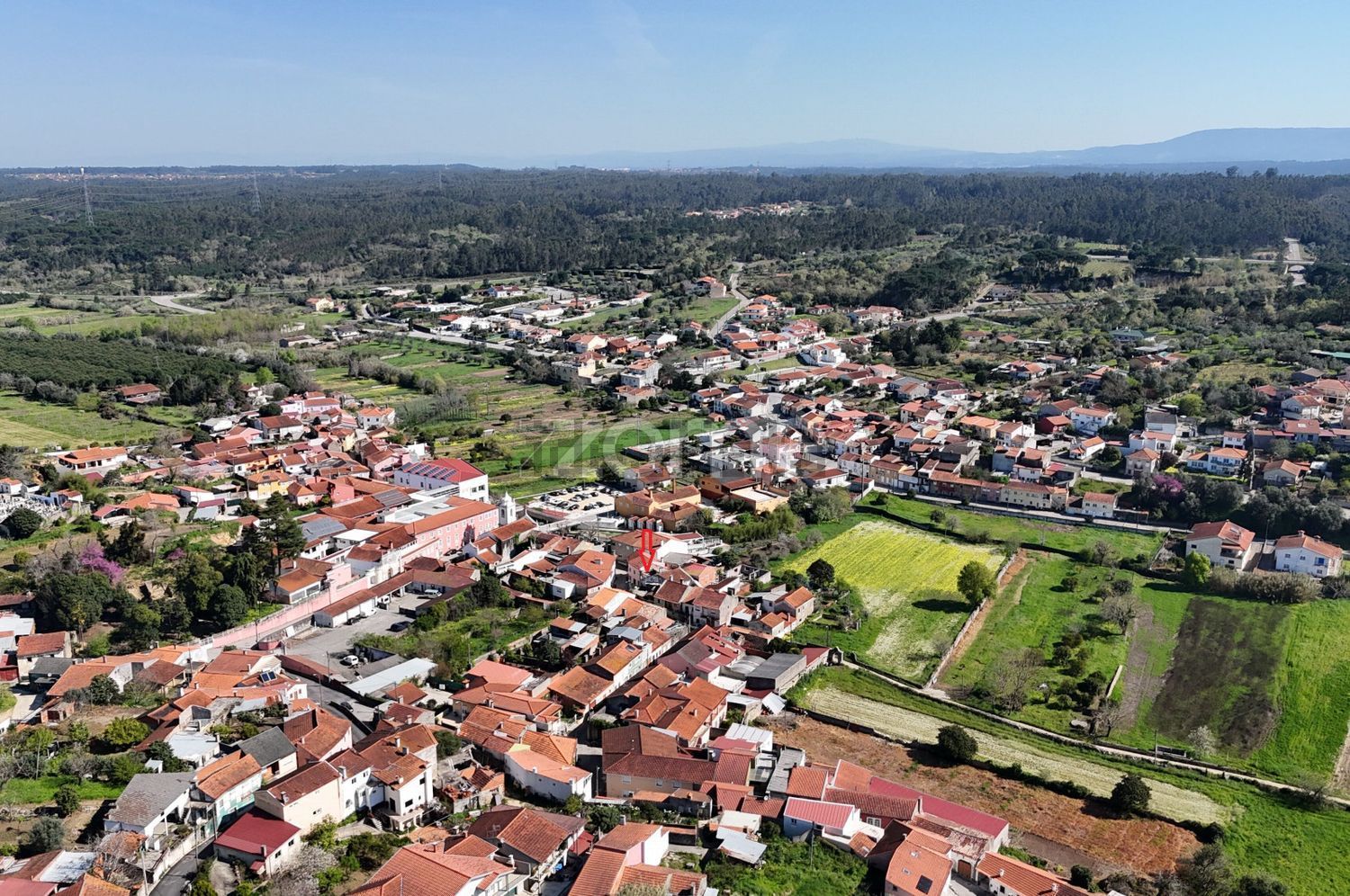 小楼房或独栋别墅出售在Rua Baixo, 11 - 详情