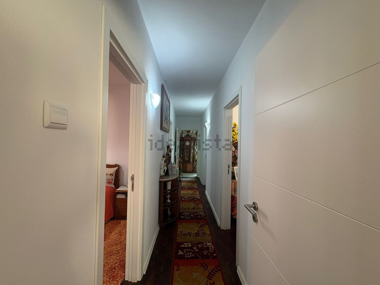 小楼房或独栋别墅出售在Rua Nossa Senhora do Prado s/n - 过道