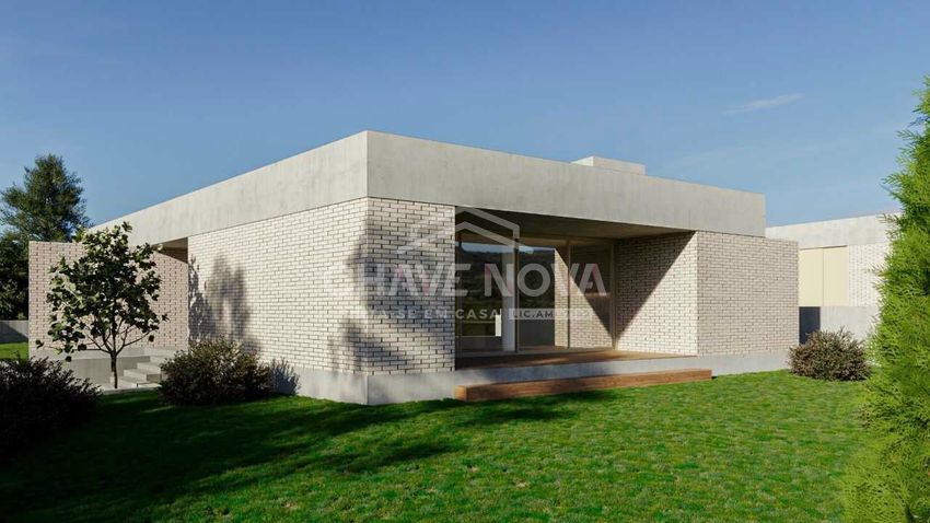 小楼房或独栋别墅出售在Rua de Norton de Matos s/n