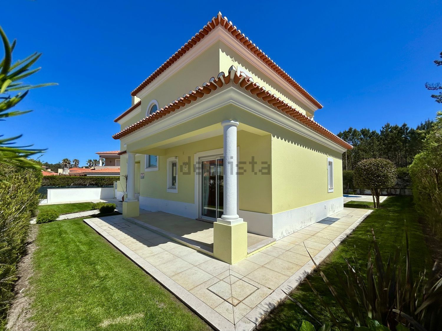 小楼房或独栋别墅出售在Rua Dona Dulce de Aragão, 30 - 外立面