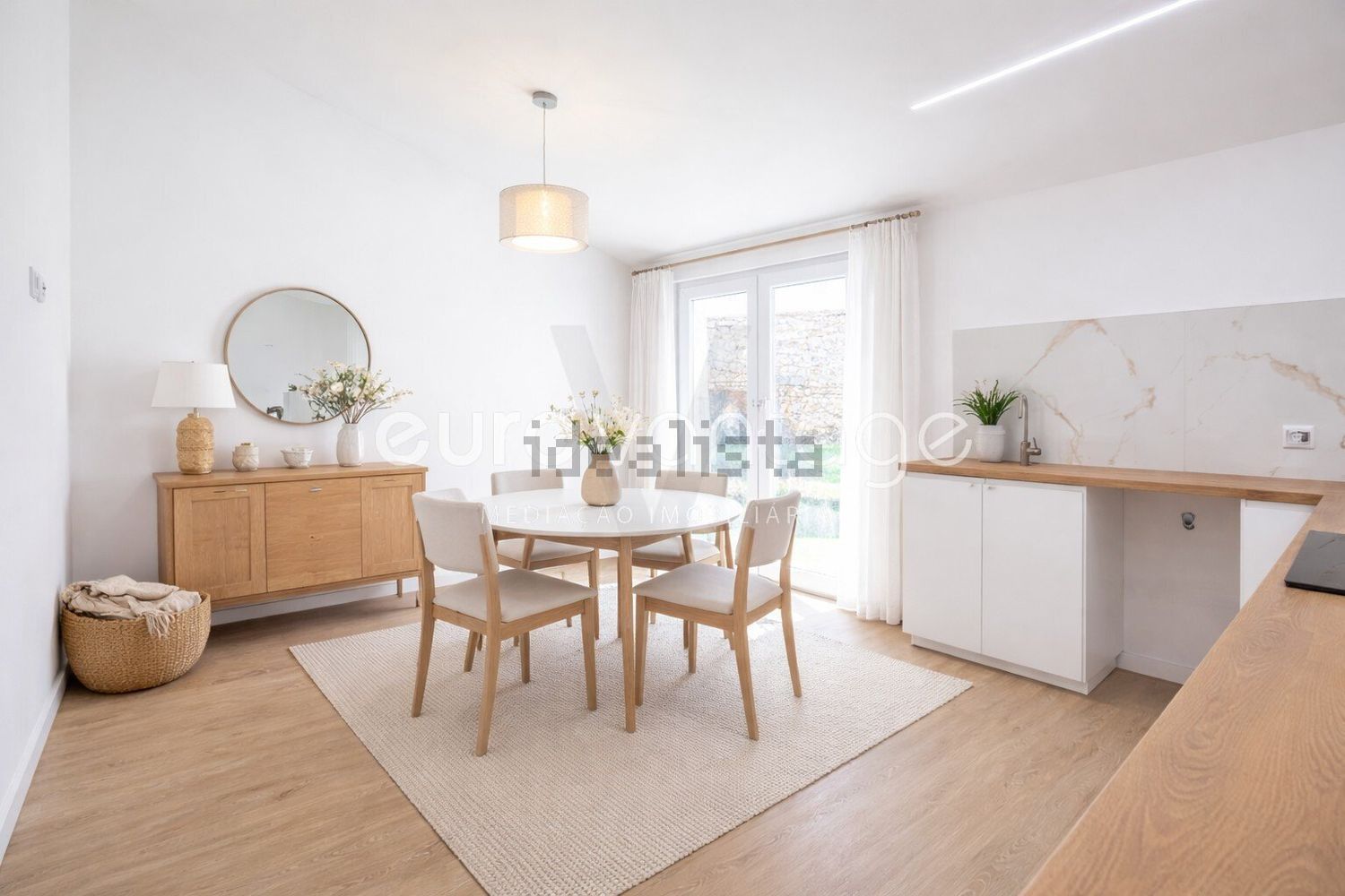 小楼房或独栋别墅出售在Rua do Pastor s/n - 客厅