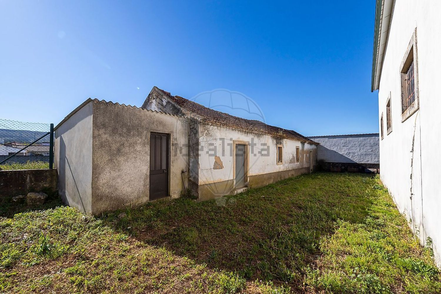 小楼房或独栋别墅出售在Évora de Alcobaça - 外立面