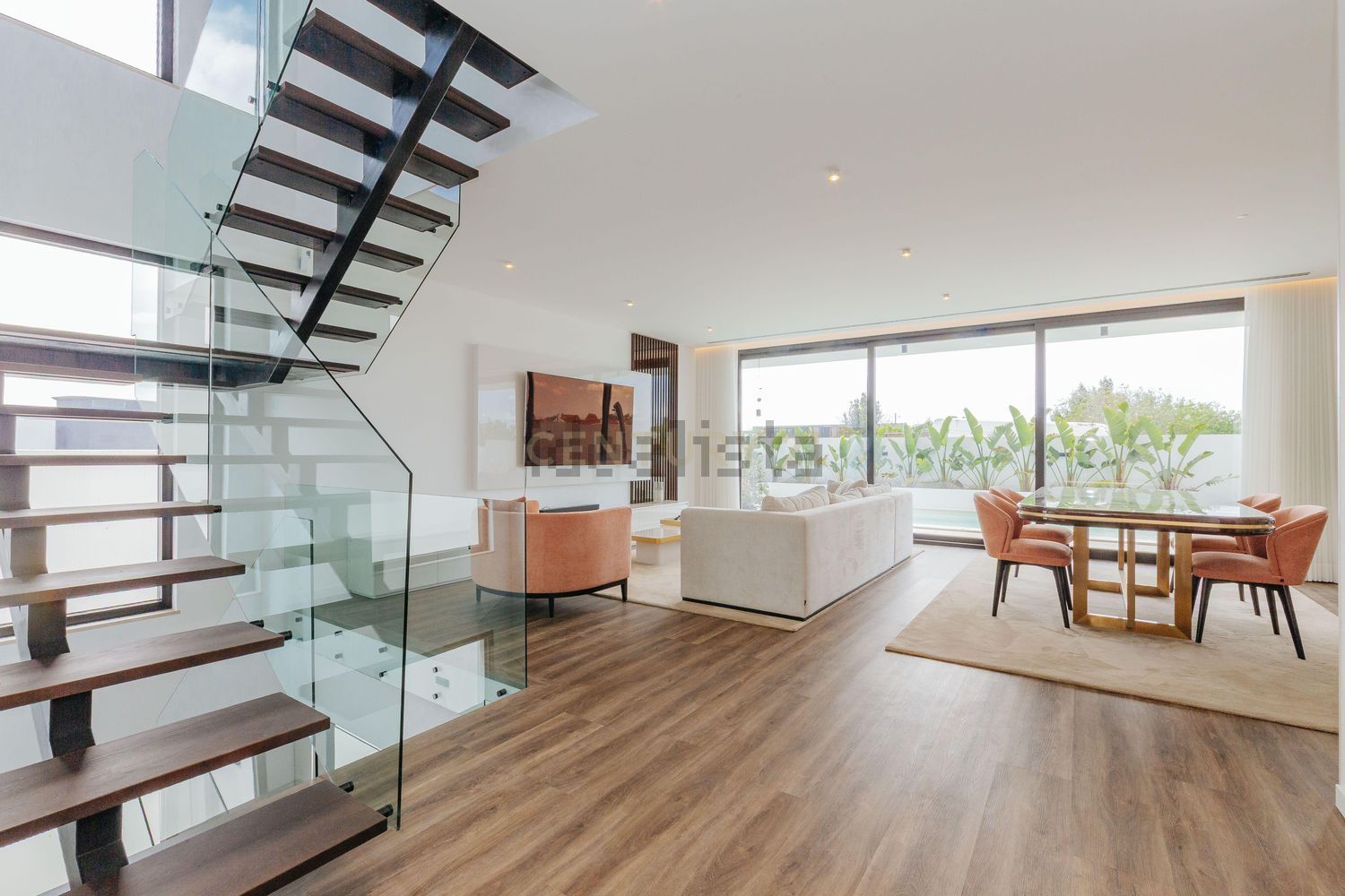 小楼房或独栋别墅出售在Rua Do Cercal De Baixo - 客厅