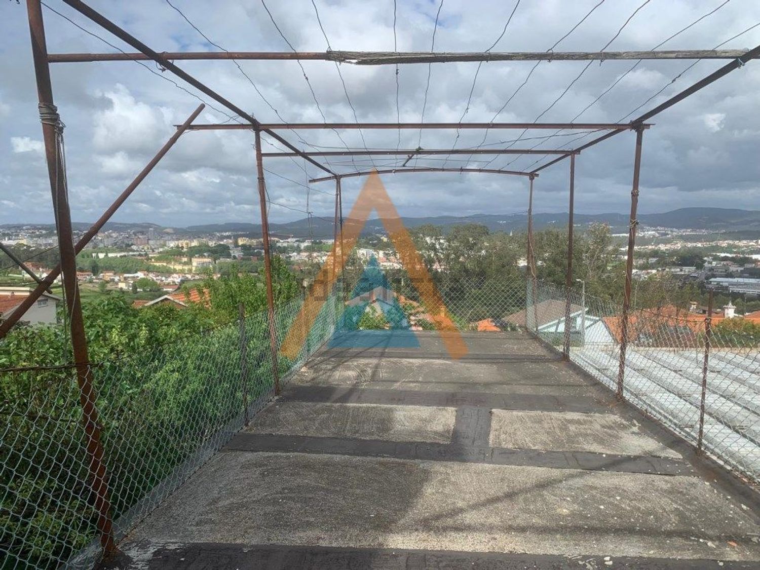 小楼房或独栋别墅出售在Vila de Cucujães - 照片