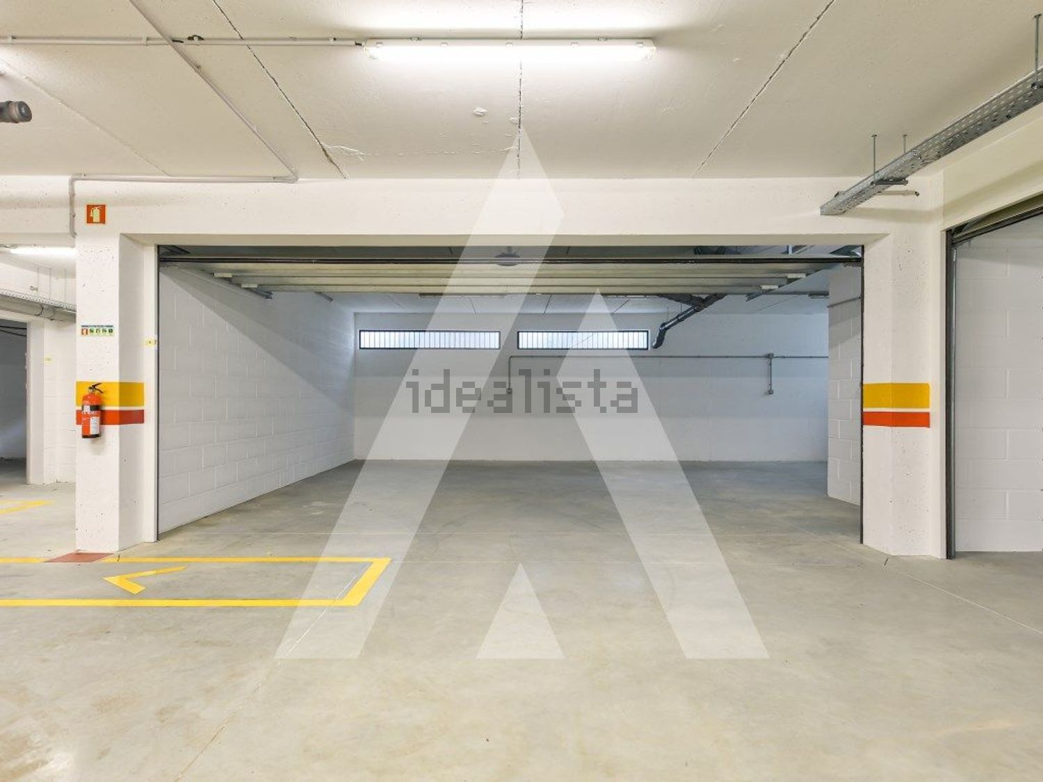 出租公寓 t4在Avenida Afonso Henriques s/n - 停车位