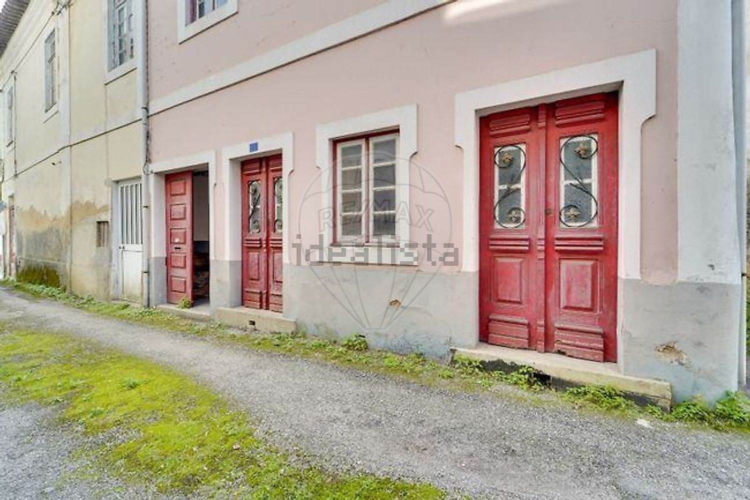 小楼房或独栋别墅出售在Rua Principal de Mogofores - 外立面