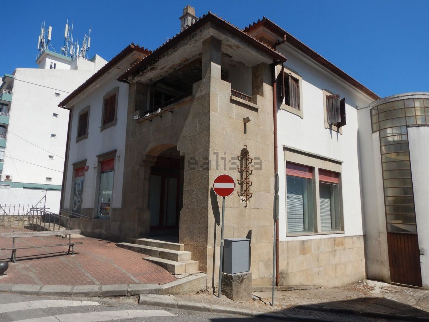 小楼房或独栋别墅出售在Tortosendo - 视线