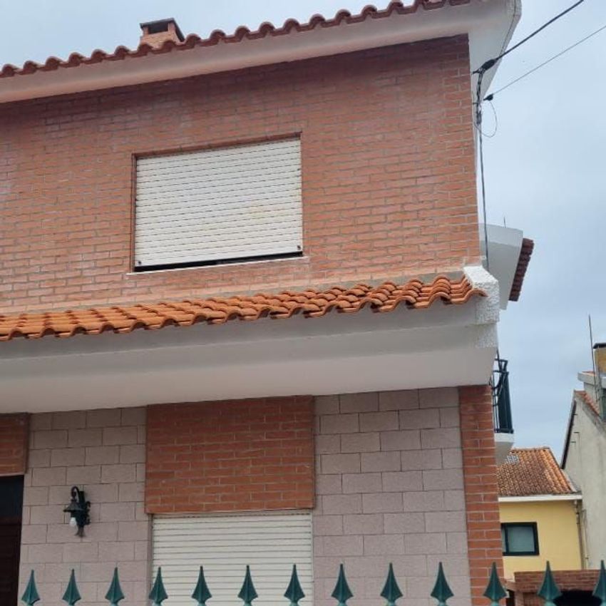 小楼房或独栋别墅出售在Rua dos Areais, 8