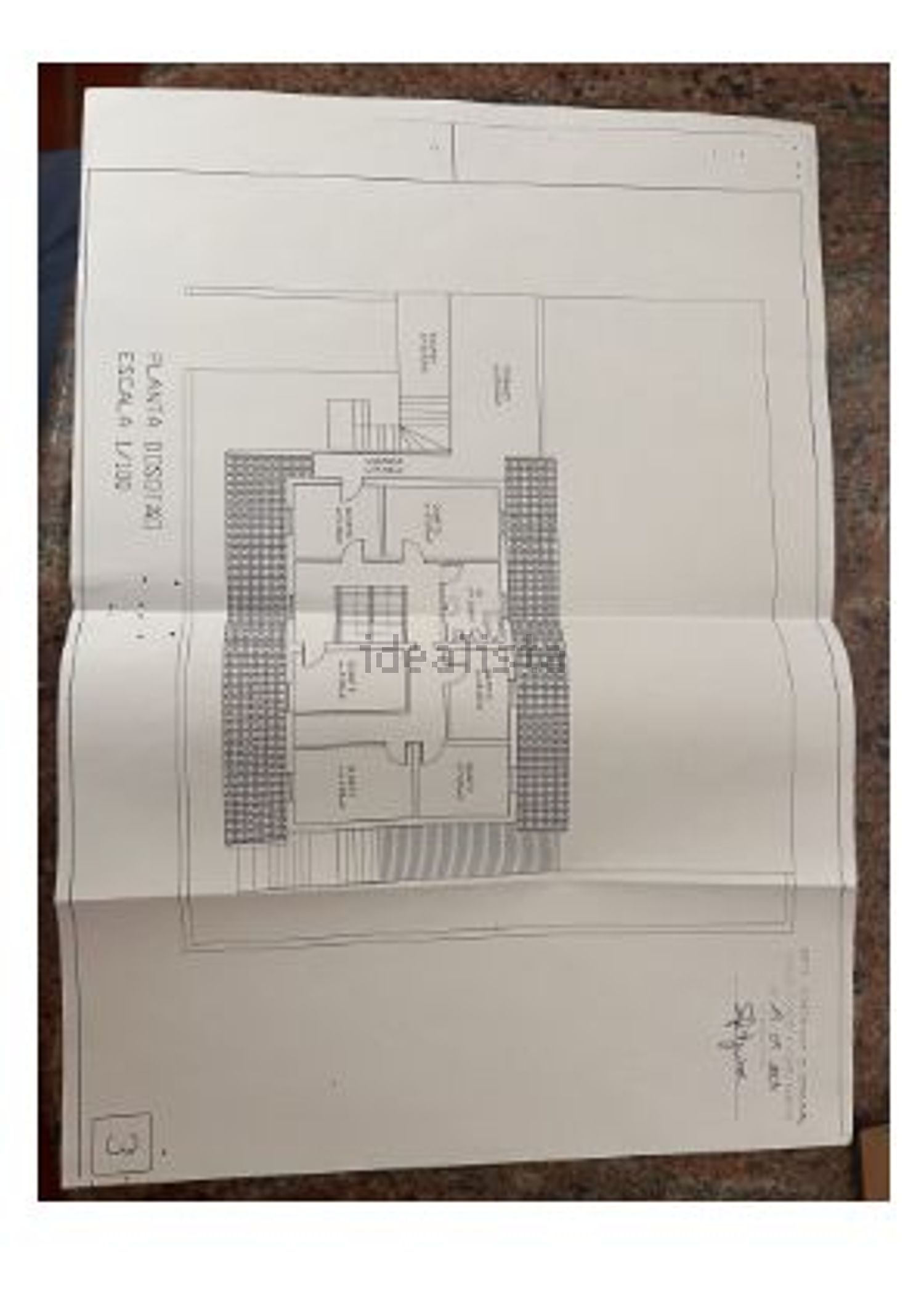 小楼房或独栋别墅出售在Avenida Doutor Alvaro de Carvalho - 平面图