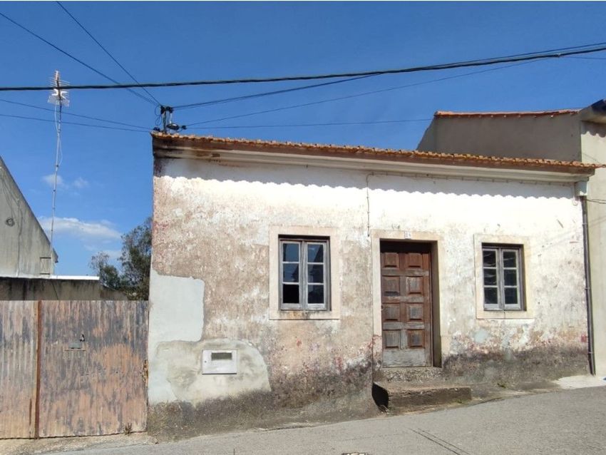 小楼房或独栋别墅出售在Rua do Arneiro, 23
