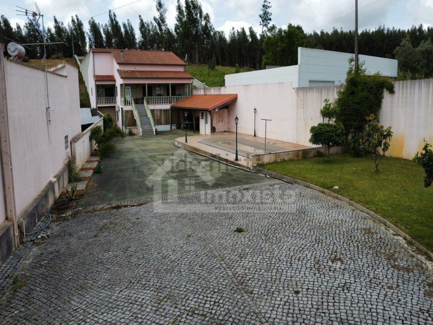 小楼房或独栋别墅出售在Figueiró dos Vinhos e Bairradas - 外立面