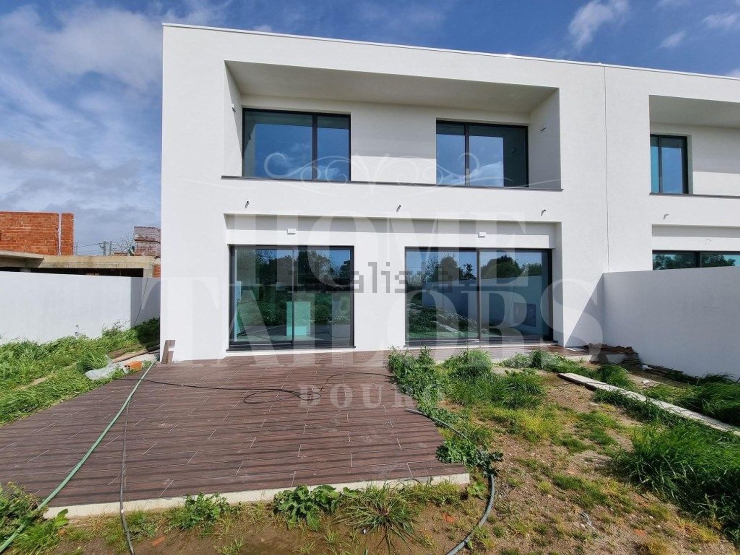 小楼房或独栋别墅出售在Rua dos Campinhos, 104 - 外立面