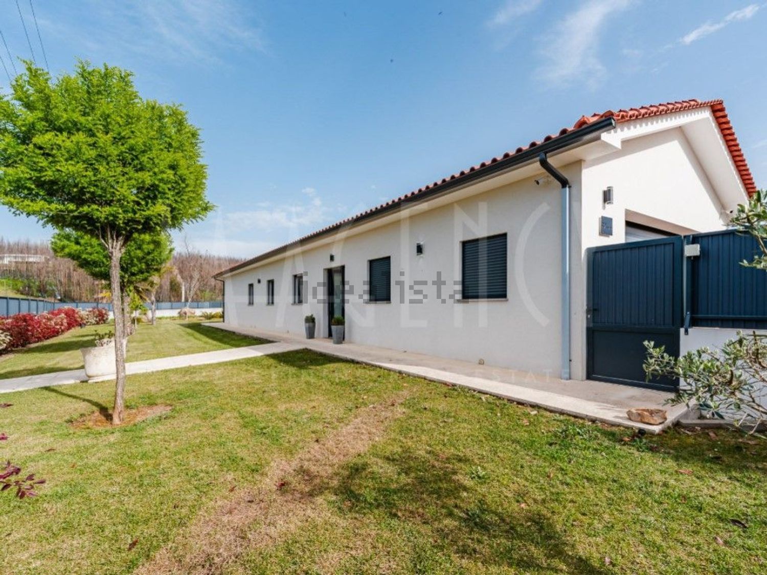 小楼房或独栋别墅出售在Vila Cova de Alva e Anceriz - 外立面