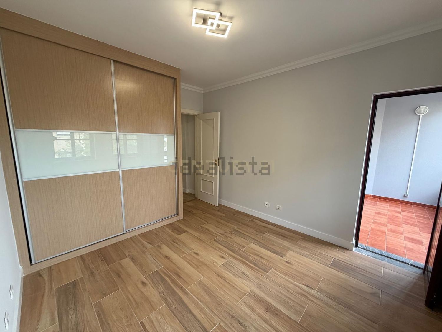 出租公寓 t3在Avenida Mestre Lima de Freitas, 25 - 居住