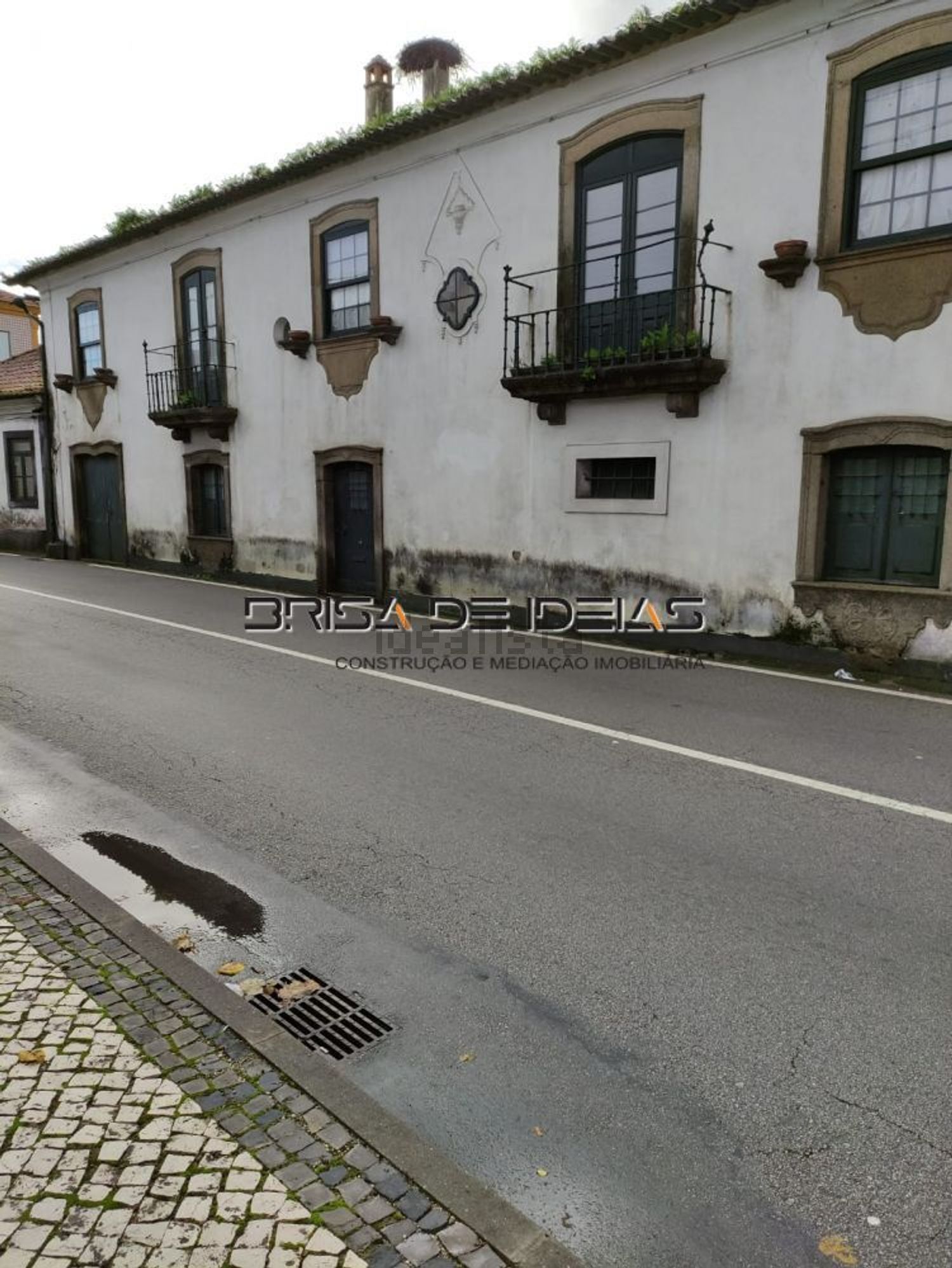 小楼房或独栋别墅出售在Rua Doutor Alfredo Coelho de Magalhães, 1319 - 视线