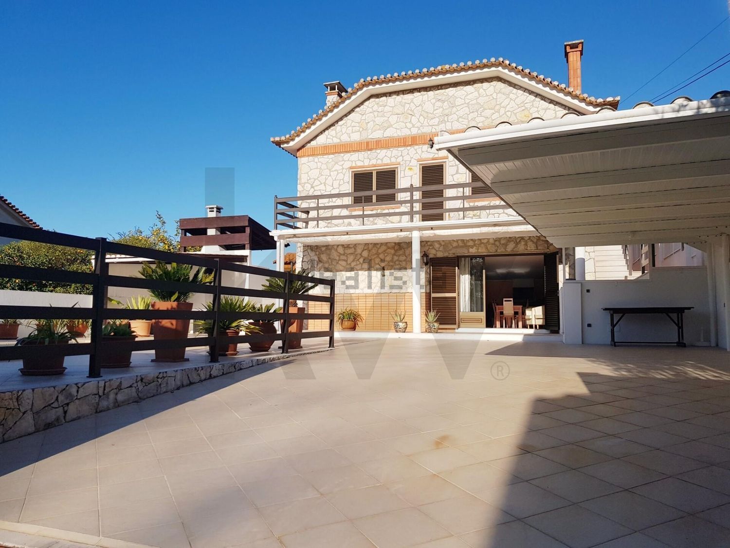 小楼房或独栋别墅出售在Rua Camilo Castelo Branco, 21 - 外立面