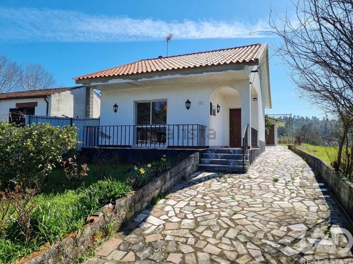 小楼房或别墅出售在São Miguel de Poiares - 外立面