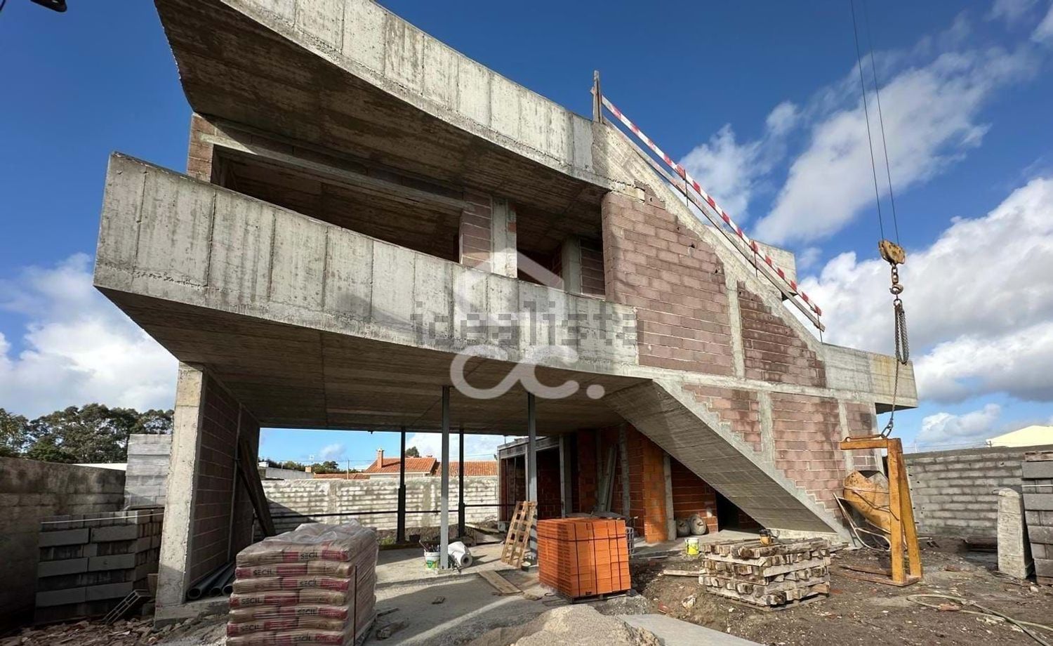 小楼房或独栋别墅出售在Avenida Rainha Santa Isabel - 外立面