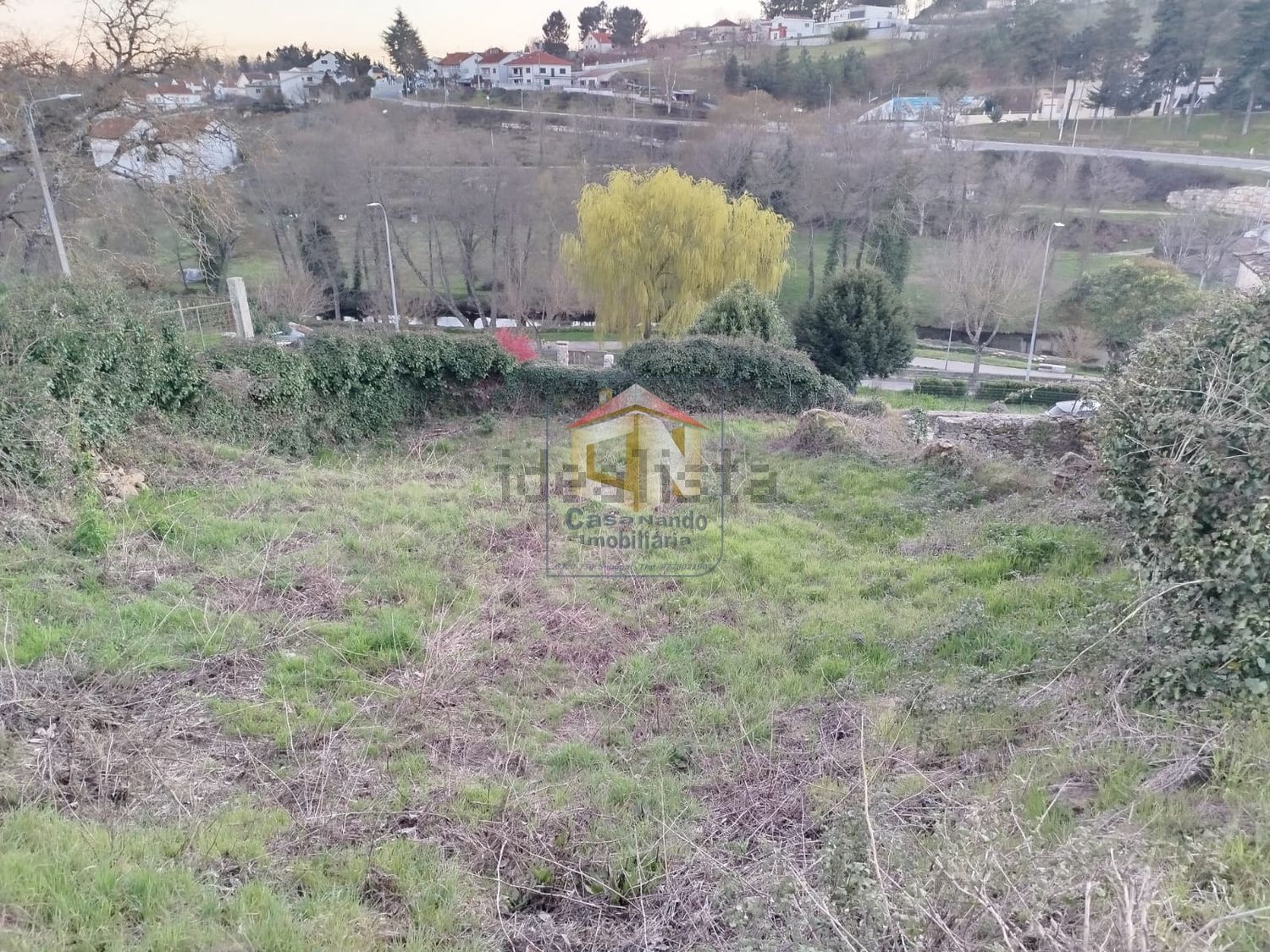 小楼房或独栋别墅出售在Avenida Ismael Mota, 32 - 花园
